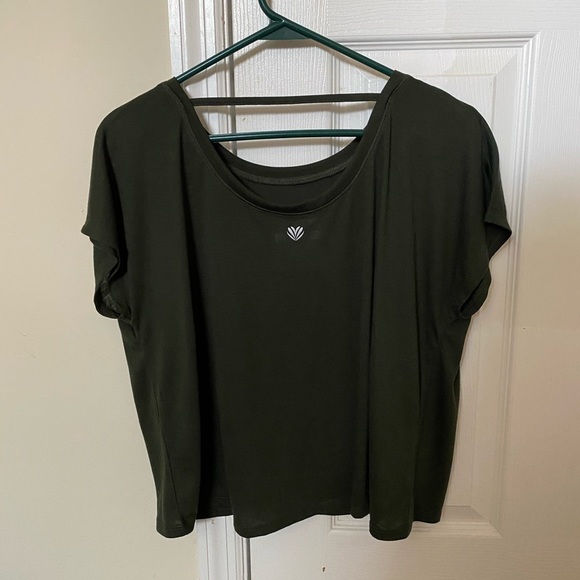 F21 activewear tee - Picture 2 of 3